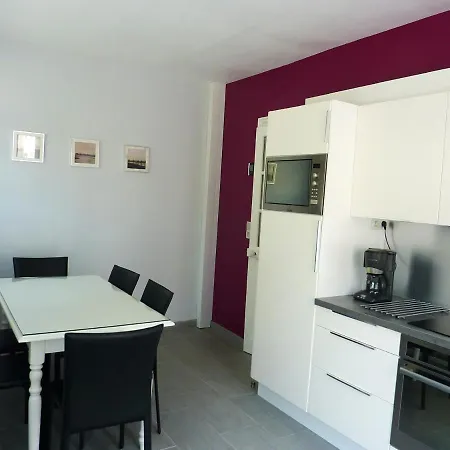 Casa vacanze Maison De 3 Chambres A Paris A 300 M De La Avec Vue Sur La Et Jardin Clos *
