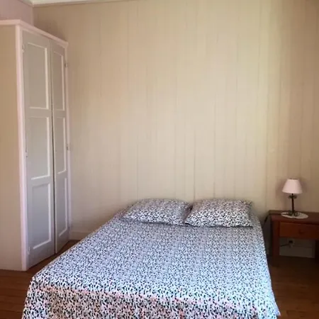 Casa vacanze Maison De 3 Chambres A Paris A 300 M De La Avec Vue Sur La Et Jardin Clos *